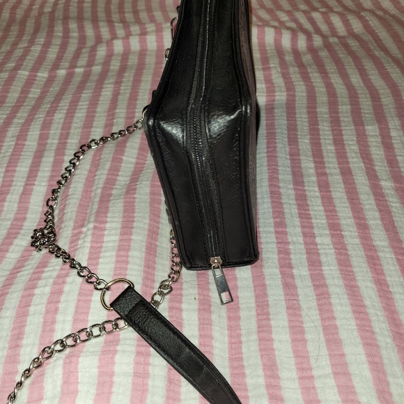 Black Book of Spells Purse - Picture 7 of 9